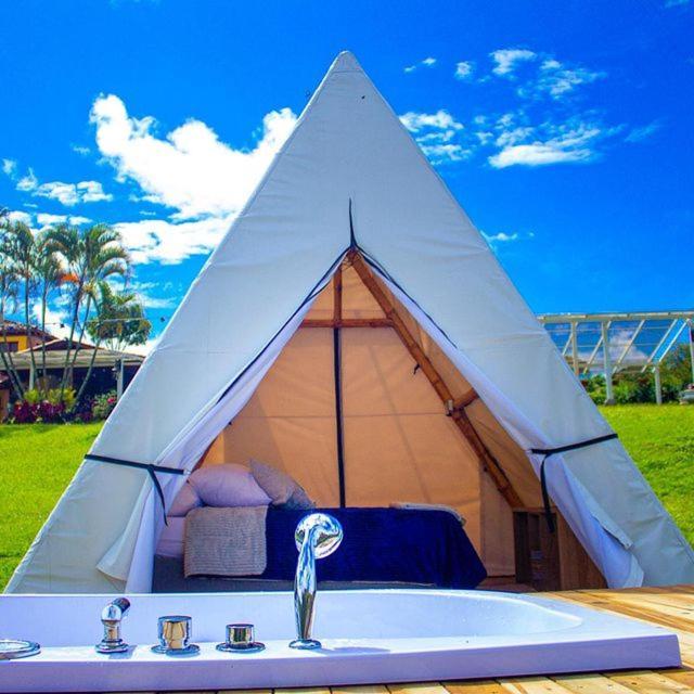 Aw Guatape Glamping Resort Ngoại thất bức ảnh