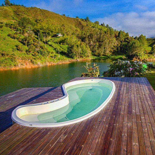 Aw Guatape Glamping Resort Ngoại thất bức ảnh