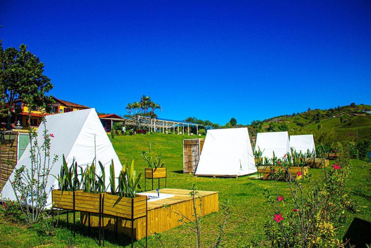 Aw Guatape Glamping Resort Ngoại thất bức ảnh