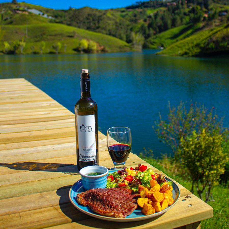 Aw Guatape Glamping Resort Ngoại thất bức ảnh