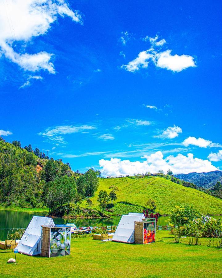 Aw Guatape Glamping Resort Ngoại thất bức ảnh