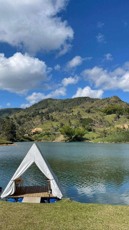 Aw Guatape Glamping Resort Ngoại thất bức ảnh